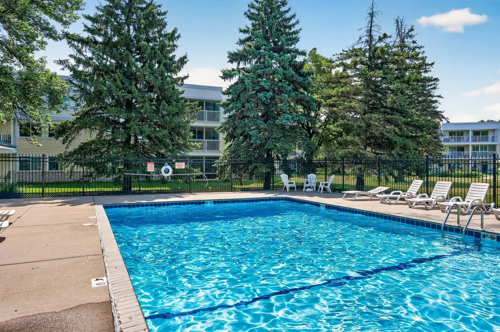122 Demont Avenue E #362 Little Canada, MN 55117
