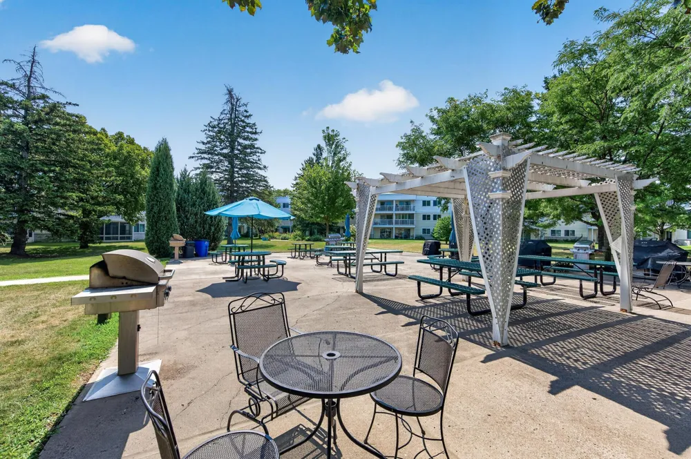 122 Demont Avenue E #362 Little Canada, MN 55117