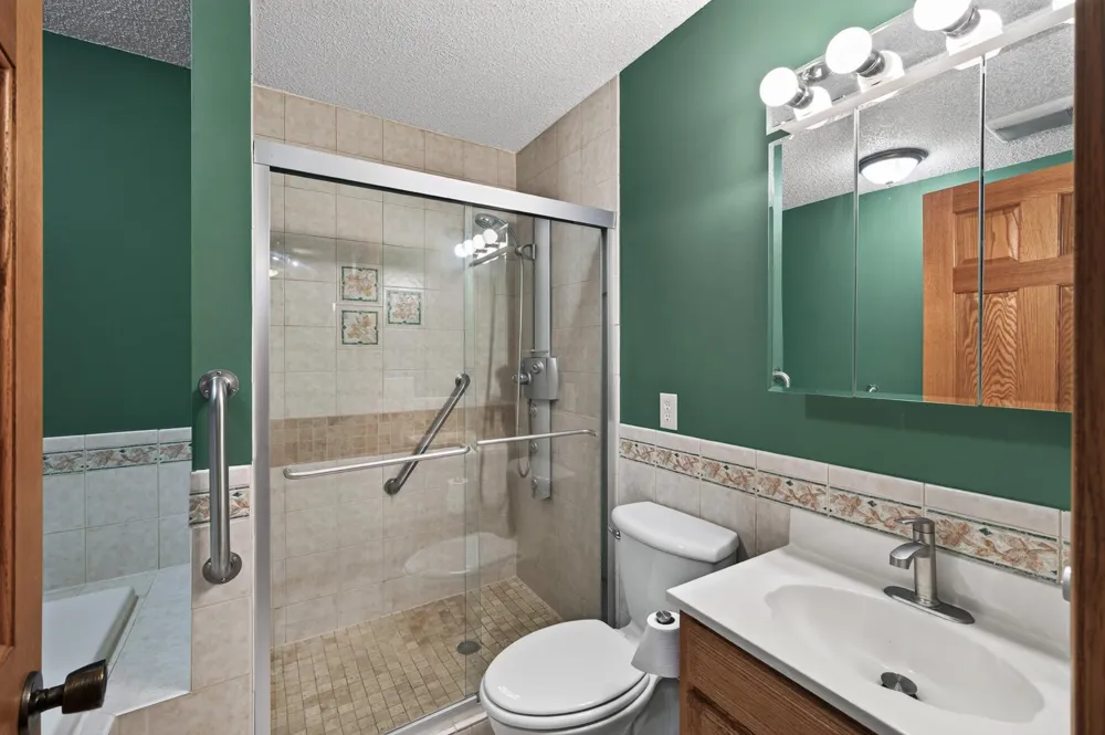 122 Demont Avenue E #362 Little Canada, MN 55117