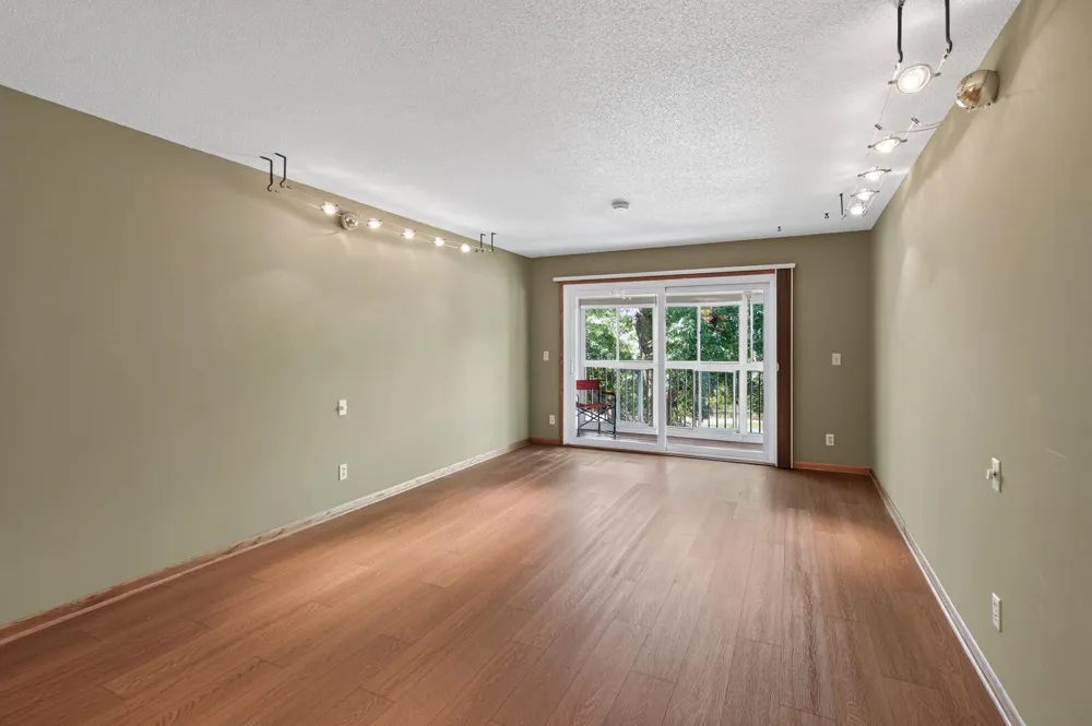 122 Demont Avenue E #362 Little Canada, MN 55117