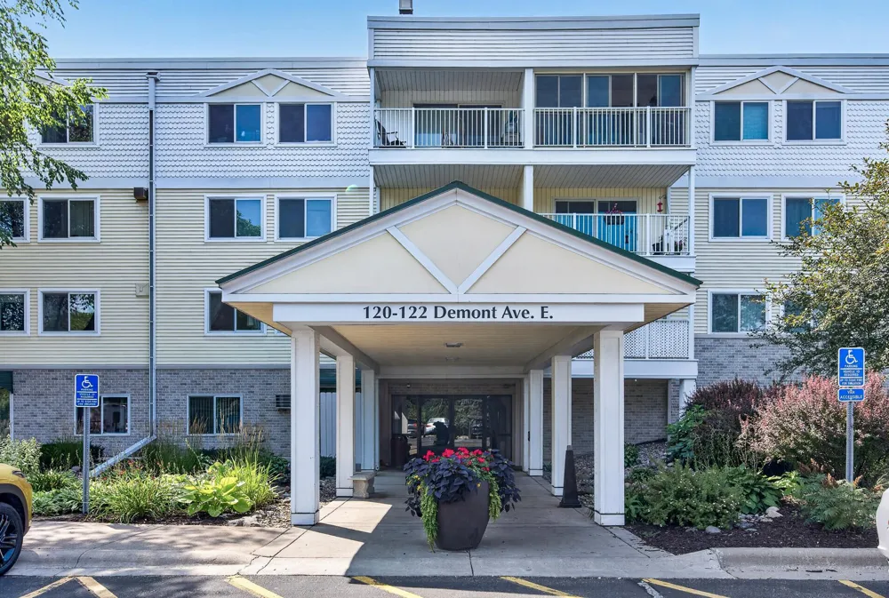 122 Demont Avenue E #362 Little Canada, MN 55117