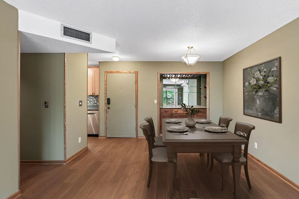 122 Demont Avenue E #362 Little Canada, MN 55117