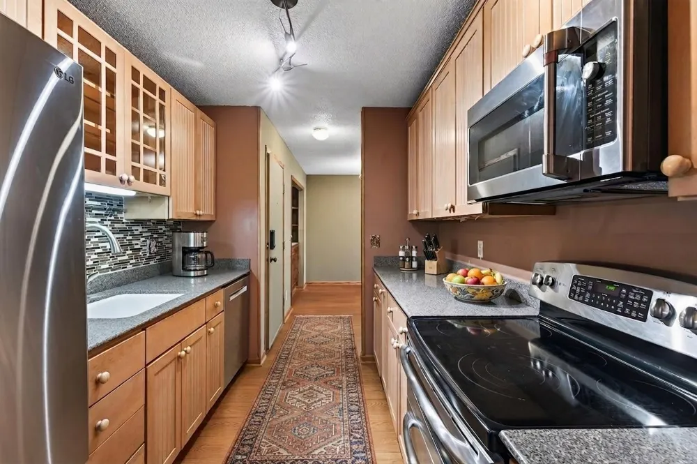 122 Demont Avenue E #362 Little Canada, MN 55117