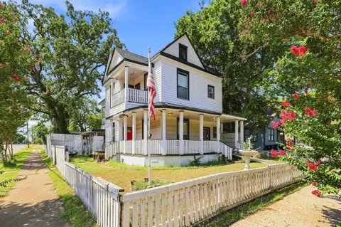 600 W Munson Street