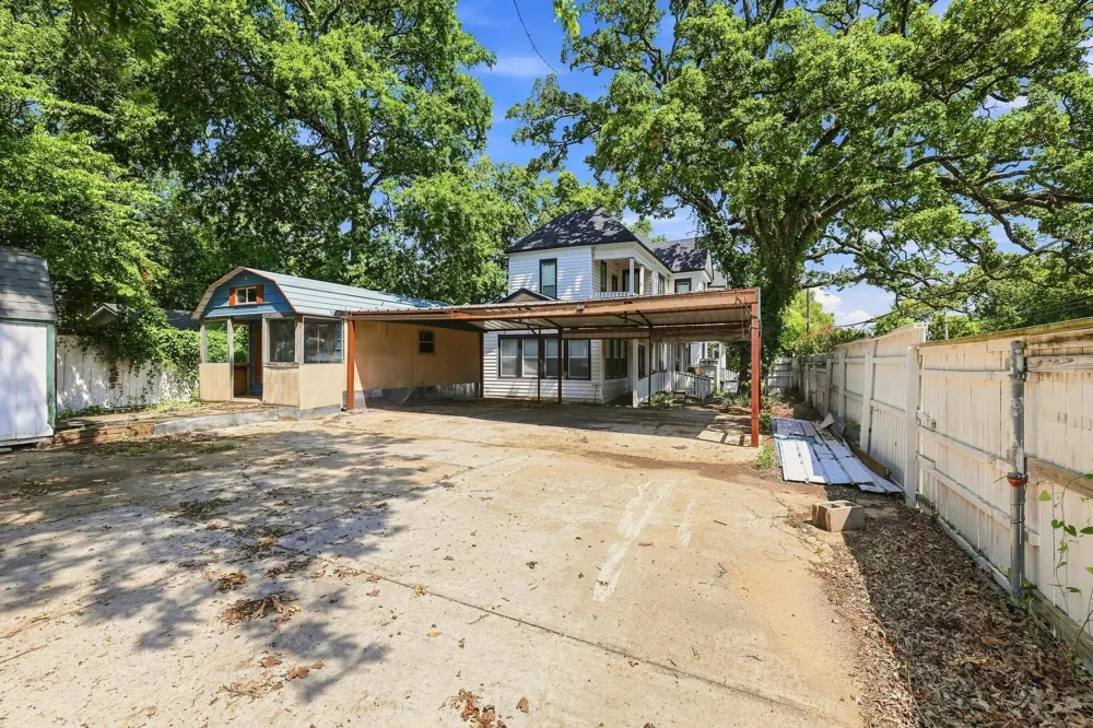 600 W Munson Street Denison, TX 75020