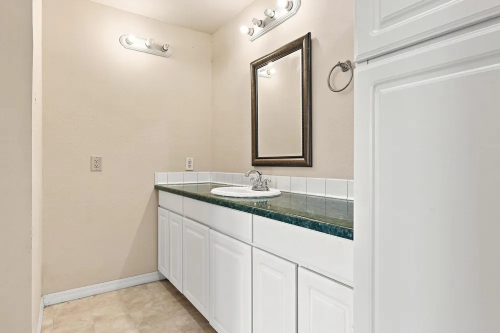 600 W Munson Street Denison, TX 75020