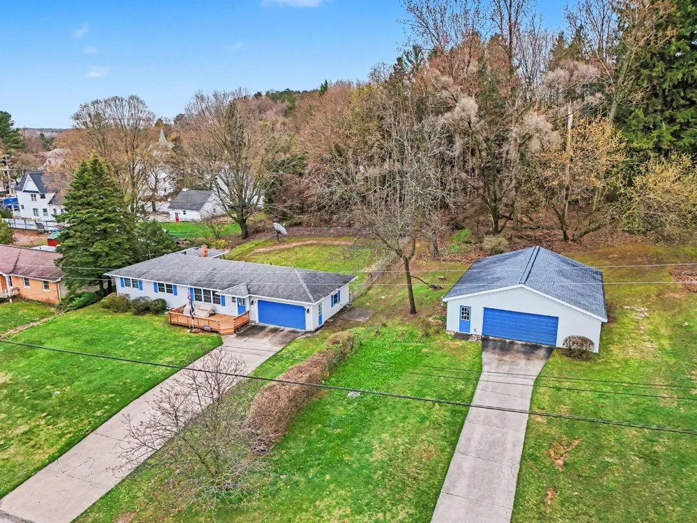 2739 Hillcrest Drive New Era, MI 49446