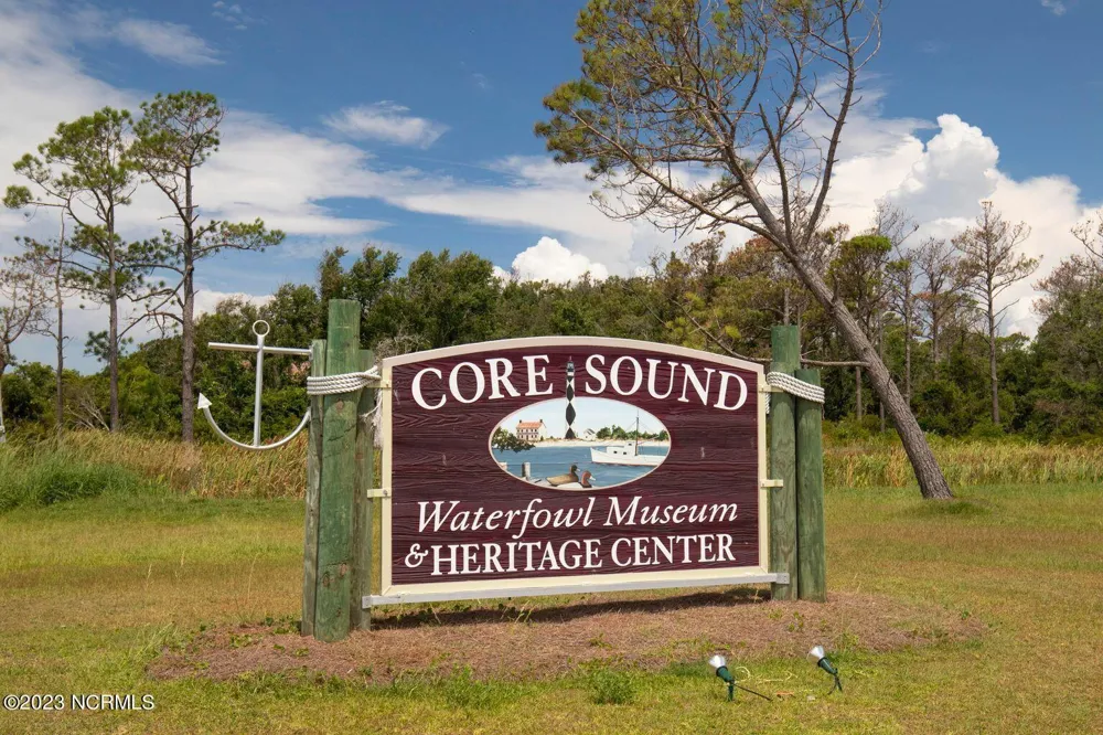211 Leeward Lane Beaufort, NC 28516