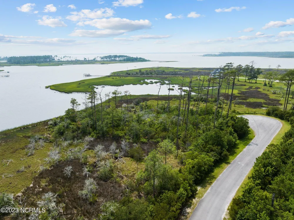 211 Leeward Lane Beaufort, NC 28516