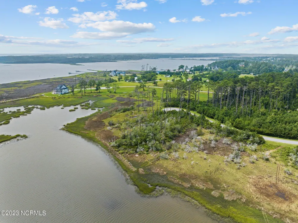 211 Leeward Lane Beaufort, NC 28516