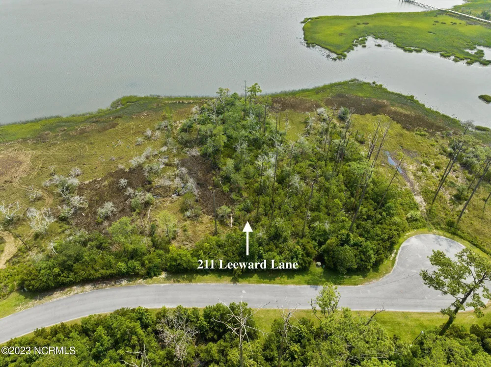 211 Leeward Lane Beaufort, NC 28516