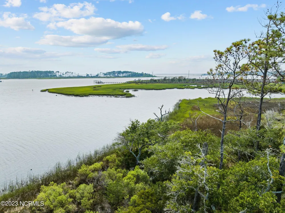 211 Leeward Lane Beaufort, NC 28516
