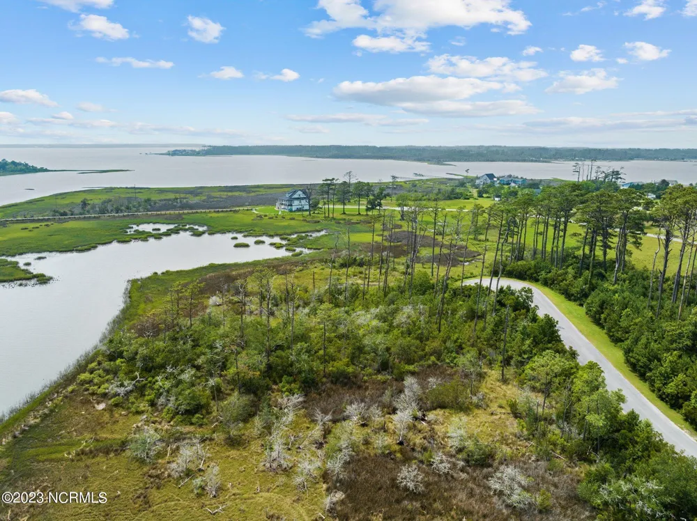 211 Leeward Lane Beaufort, NC 28516
