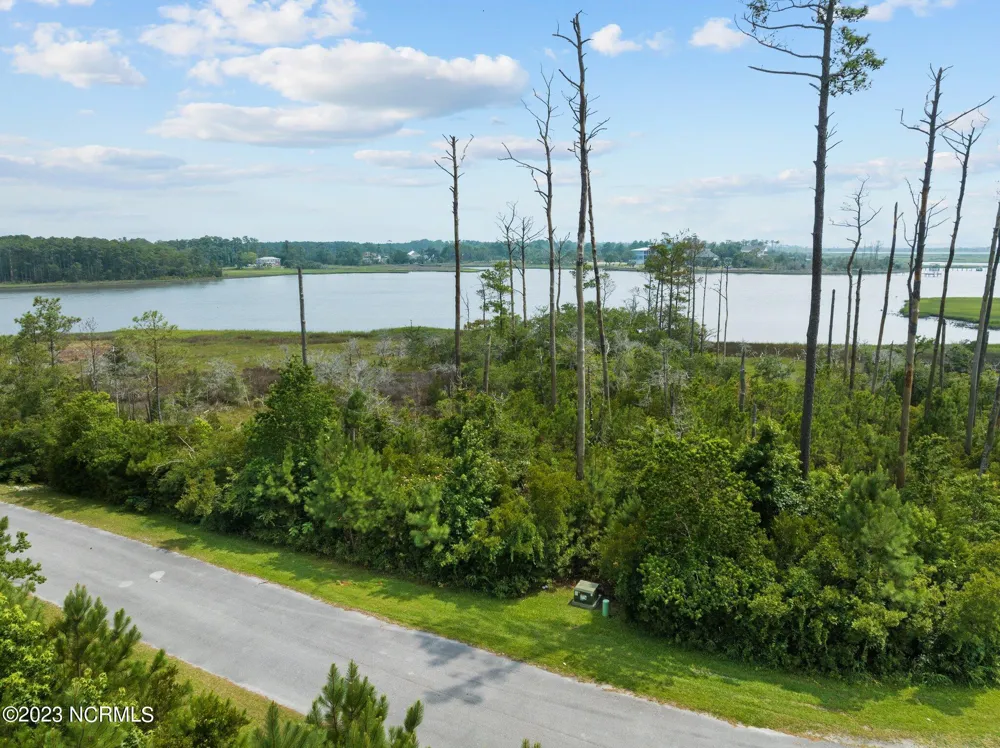 211 Leeward Lane Beaufort, NC 28516