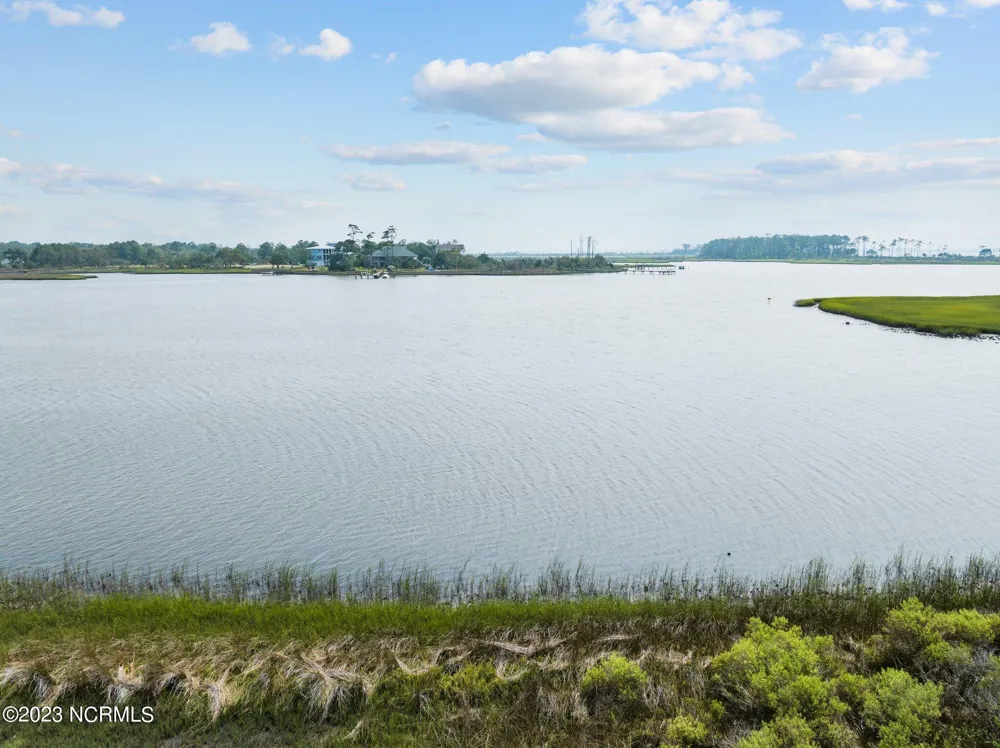 211 Leeward Lane Beaufort, NC 28516