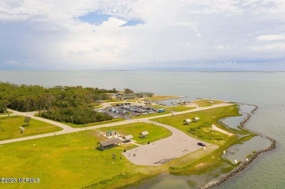 211 Leeward Lane Beaufort, NC 28516