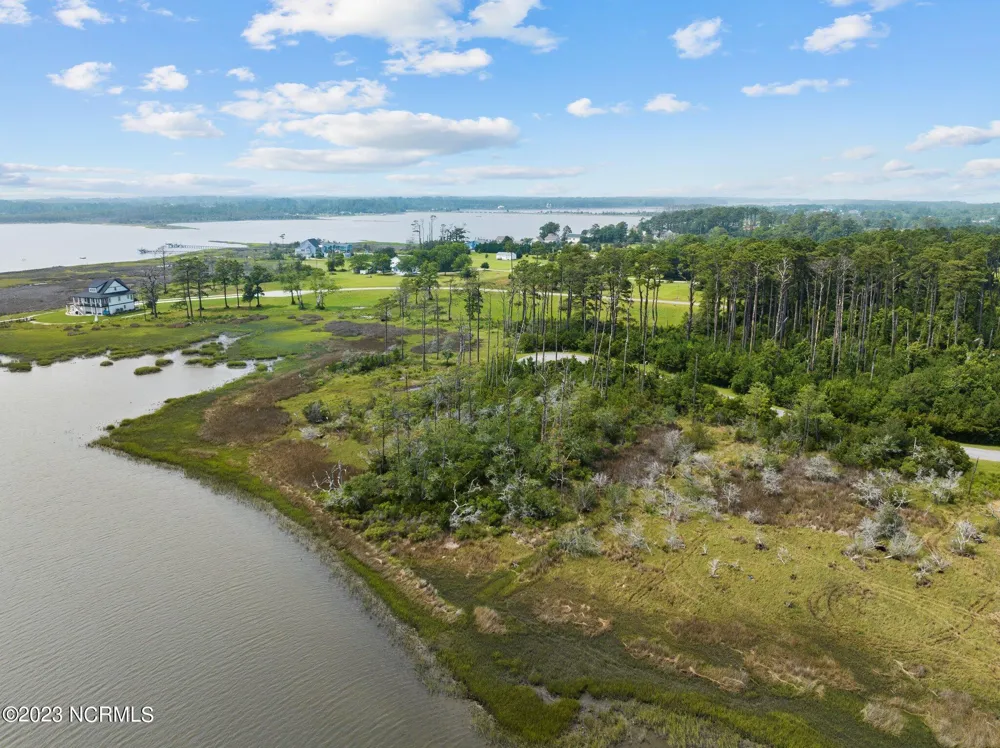 211 Leeward Lane Beaufort, NC 28516