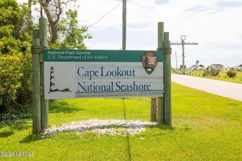 211 Leeward Lane Beaufort, NC 28516