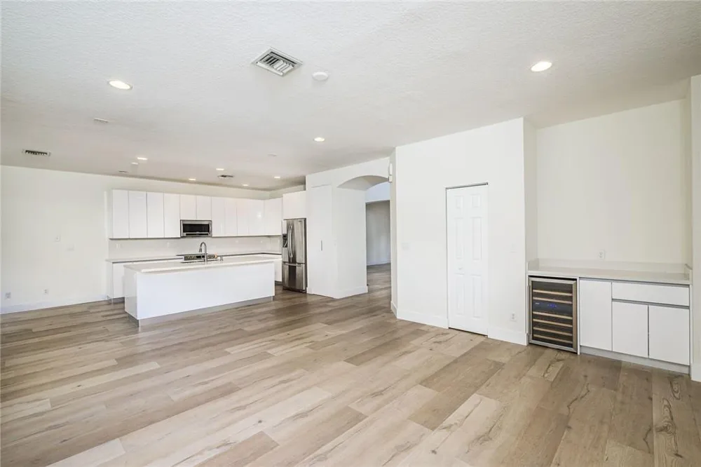 19364 S Whitewater Avenue Weston, FL 33332