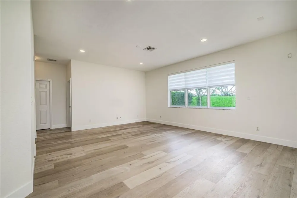 19364 S Whitewater Avenue Weston, FL 33332