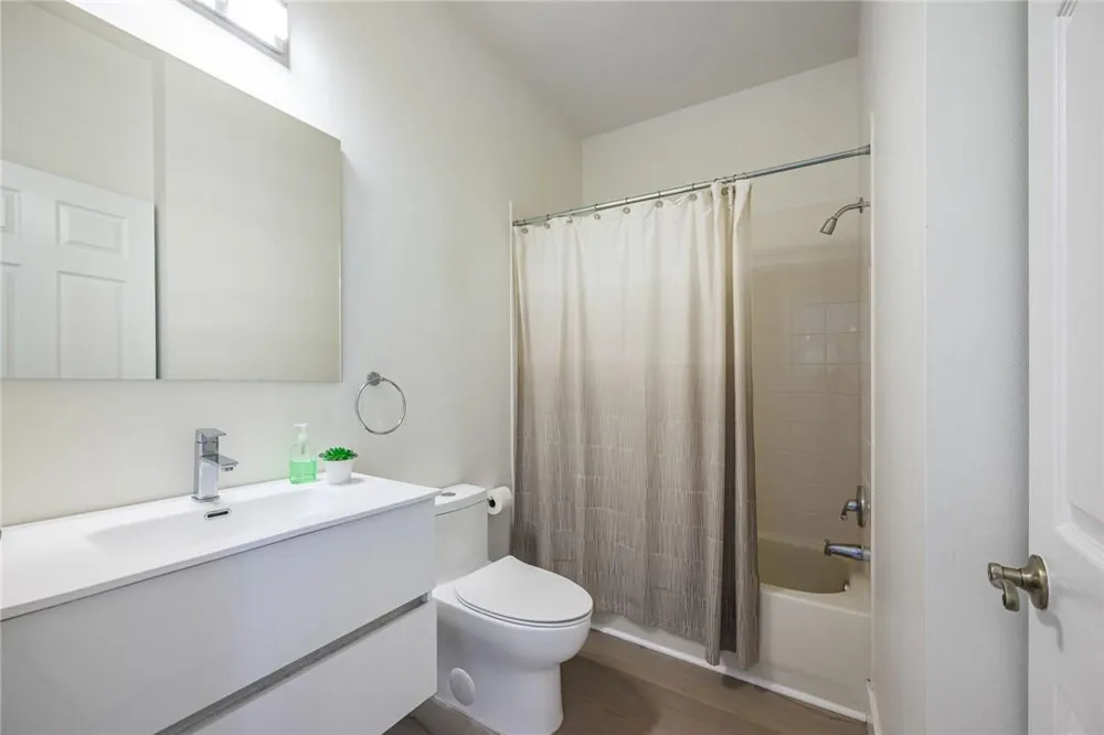19364 S Whitewater Avenue Weston, FL 33332