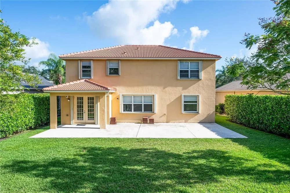 19364 S Whitewater Avenue Weston, FL 33332
