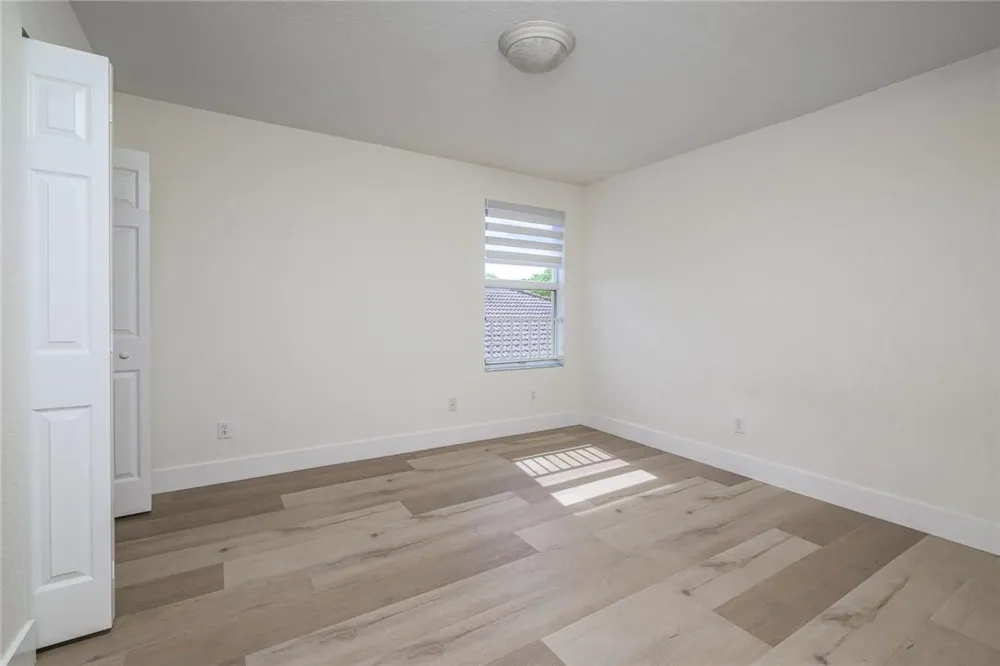 19364 S Whitewater Avenue Weston, FL 33332