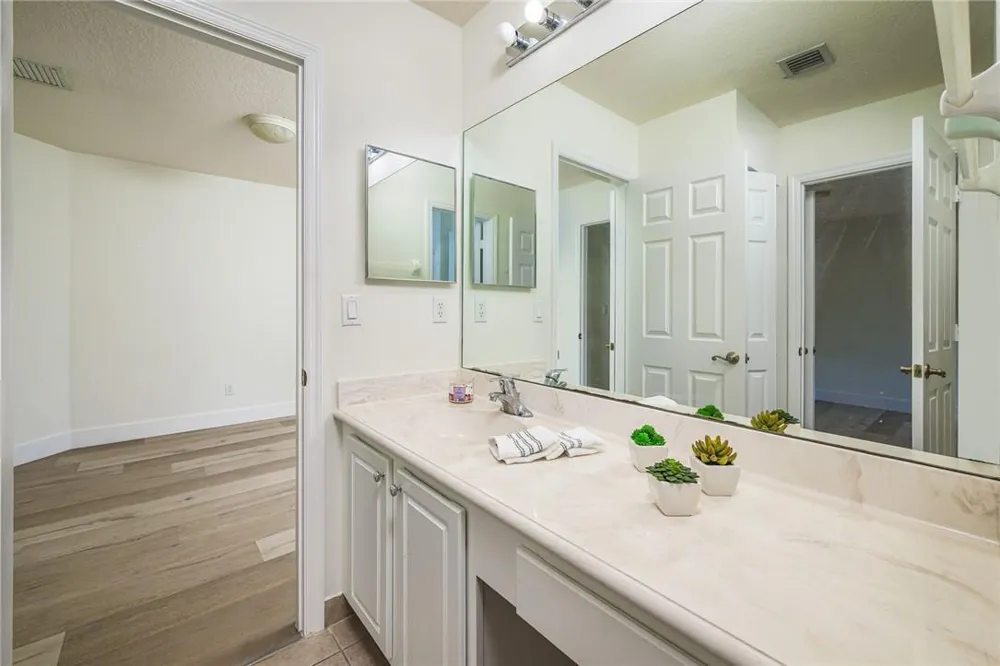 19364 S Whitewater Avenue Weston, FL 33332