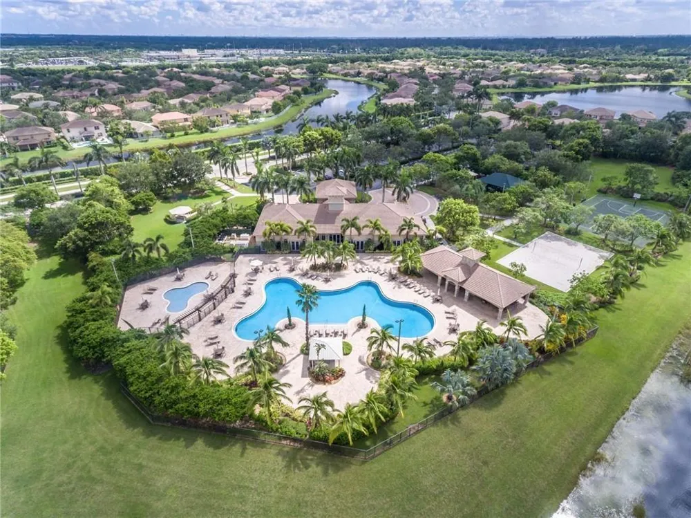 19364 S Whitewater Avenue Weston, FL 33332