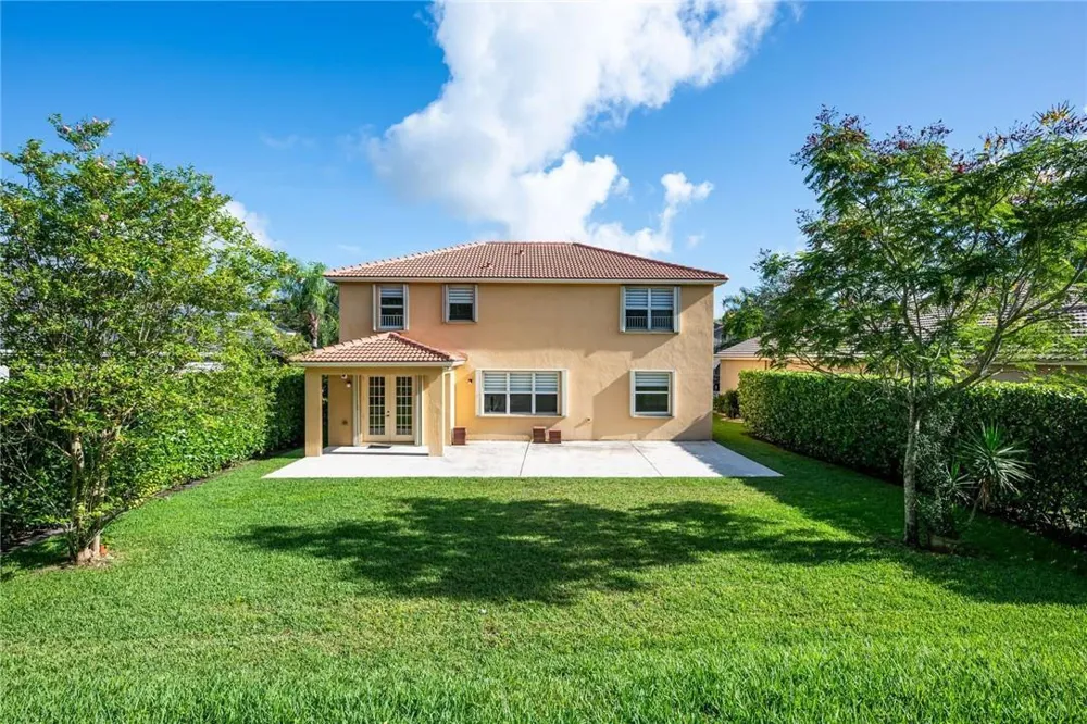 19364 S Whitewater Avenue Weston, FL 33332
