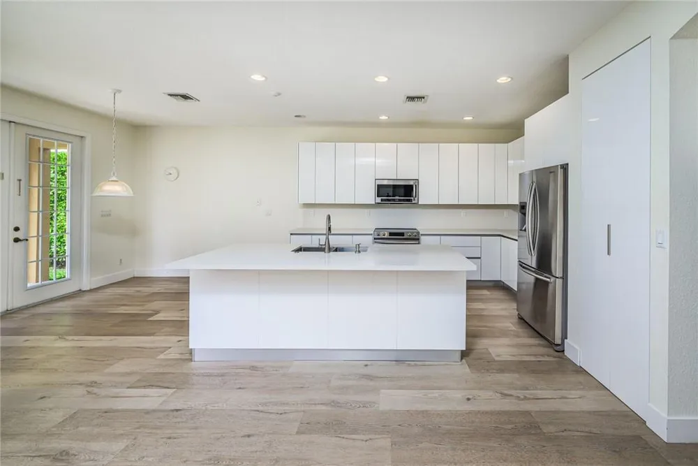 19364 S Whitewater Avenue Weston, FL 33332
