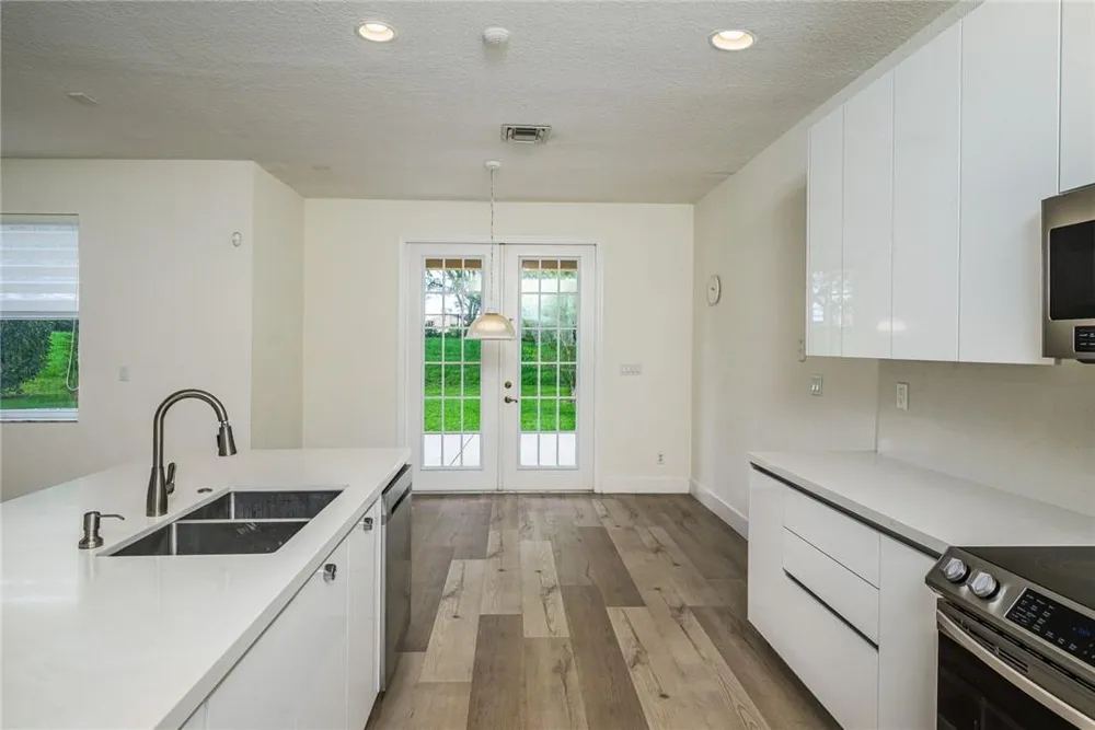 19364 S Whitewater Avenue Weston, FL 33332