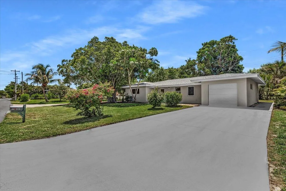 902 GARNETT STREET Lantana, FL 33462