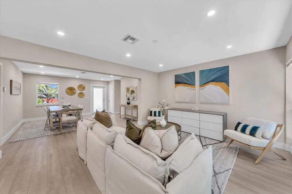 902 GARNETT STREET Lantana, FL 33462