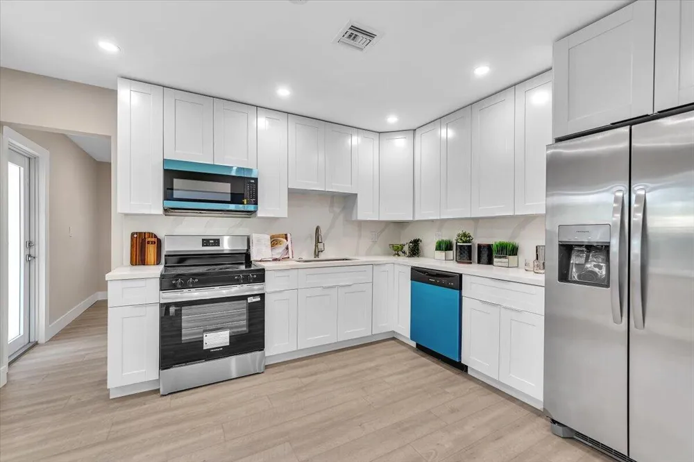 902 GARNETT STREET Lantana, FL 33462