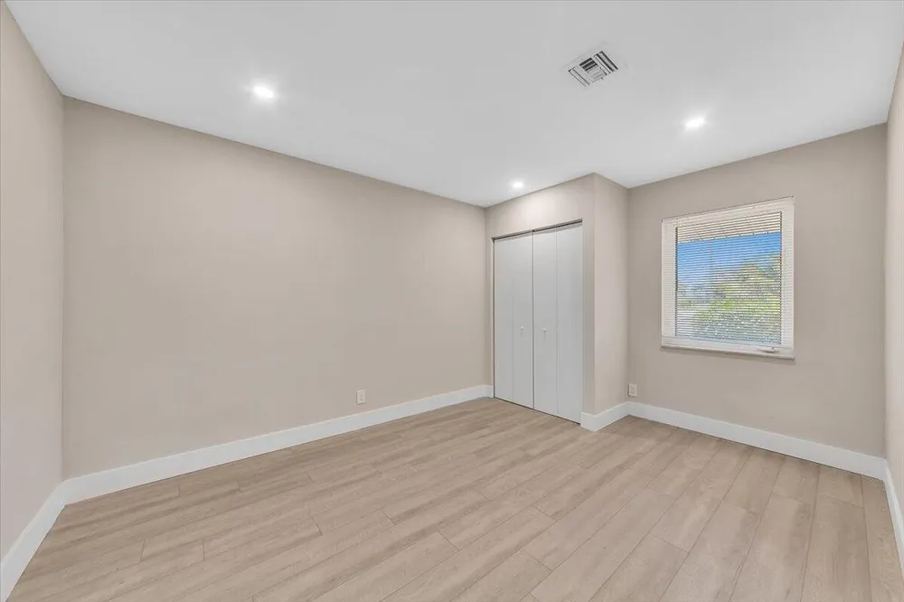 902 GARNETT STREET Lantana, FL 33462