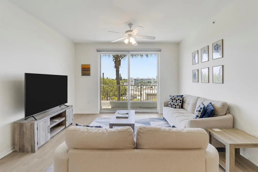 802 W Windward Way #301 Lantana, FL 33462