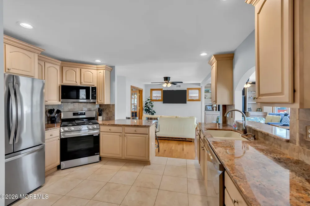 902 Meadow Lark Drive Lanoka Harbor, NJ 08734