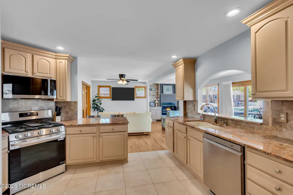 902 Meadow Lark Drive Lanoka Harbor, NJ 08734