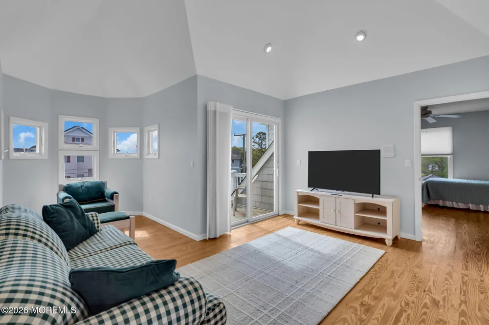 902 Meadow Lark Drive Lanoka Harbor, NJ 08734