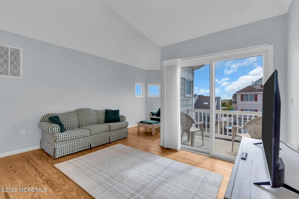 902 Meadow Lark Drive Lanoka Harbor, NJ 08734