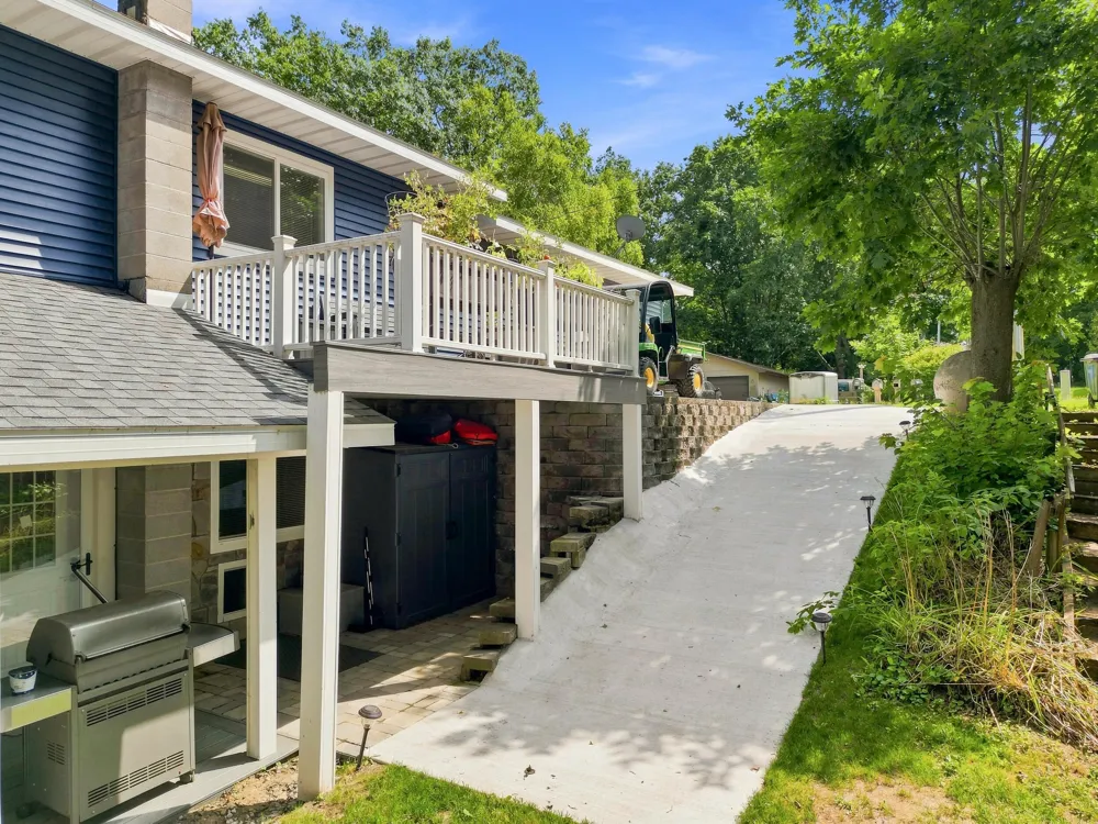 332 Eastland Drive Rose Lake Township, MI 49655