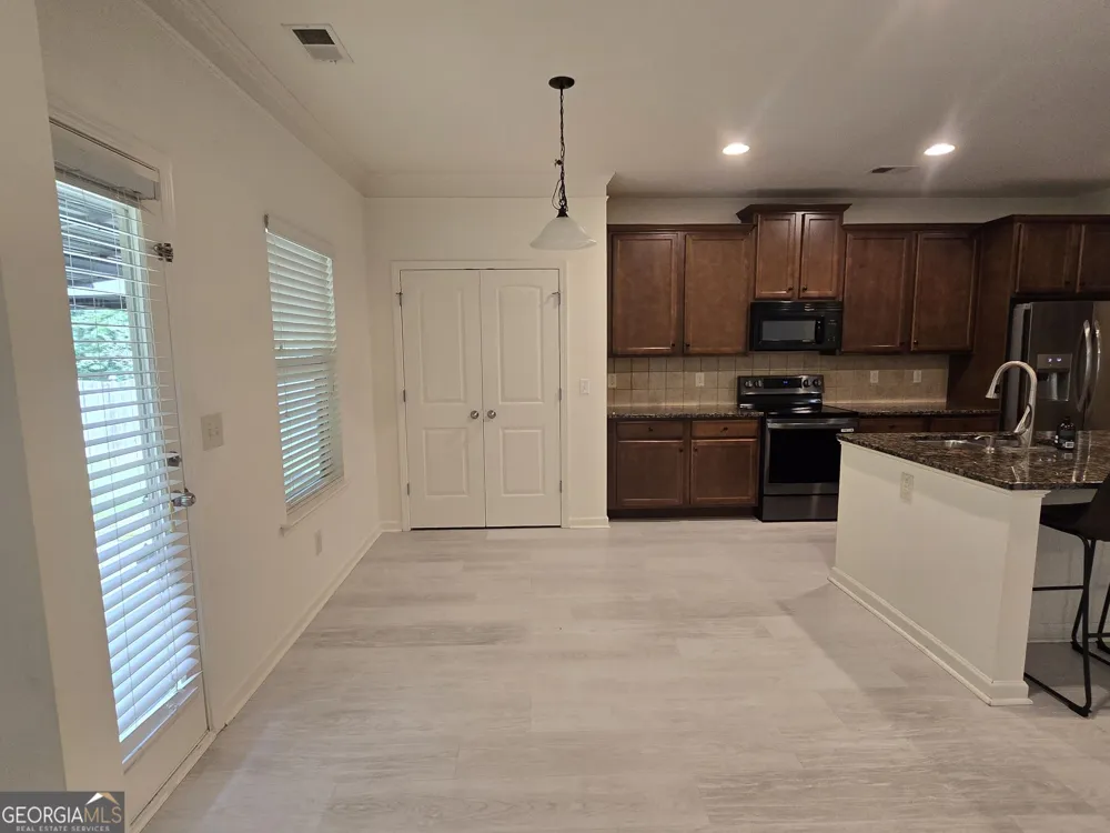 2020 Beyers Landing DR Buford, GA 30519