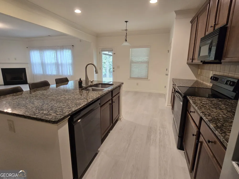 2020 Beyers Landing DR Buford, GA 30519