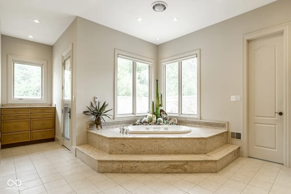 4563 W 200 Anderson, IN 46011