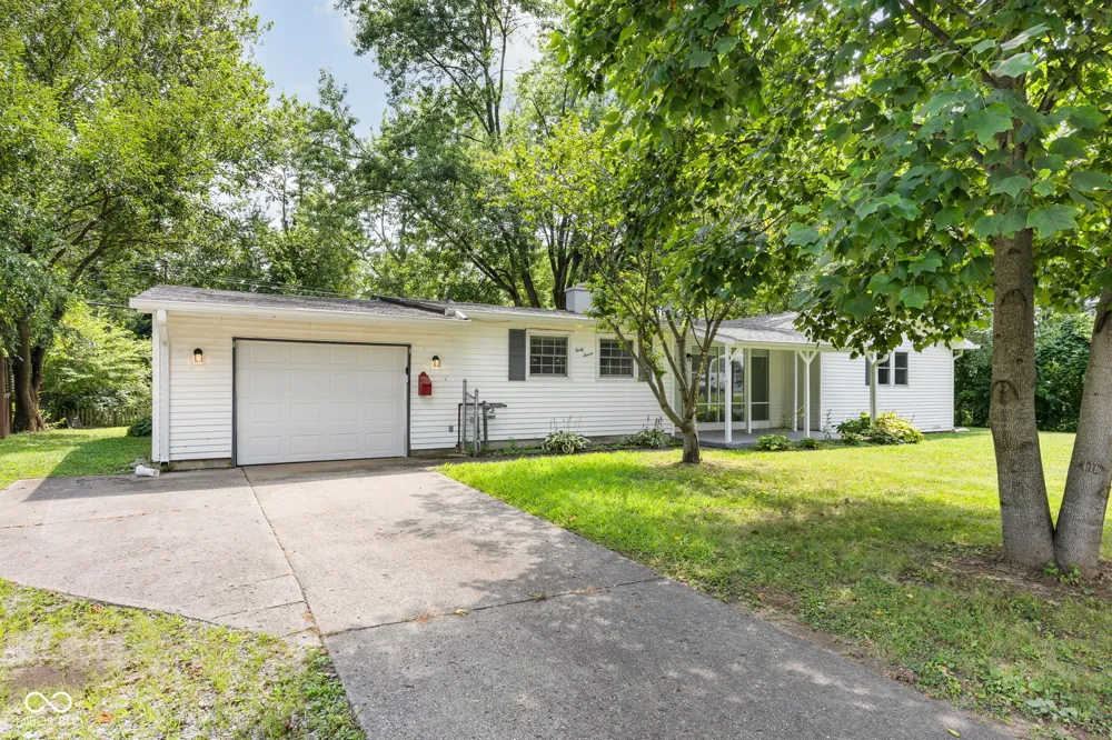 47 Brookside Drive Whiteland, IN 46184