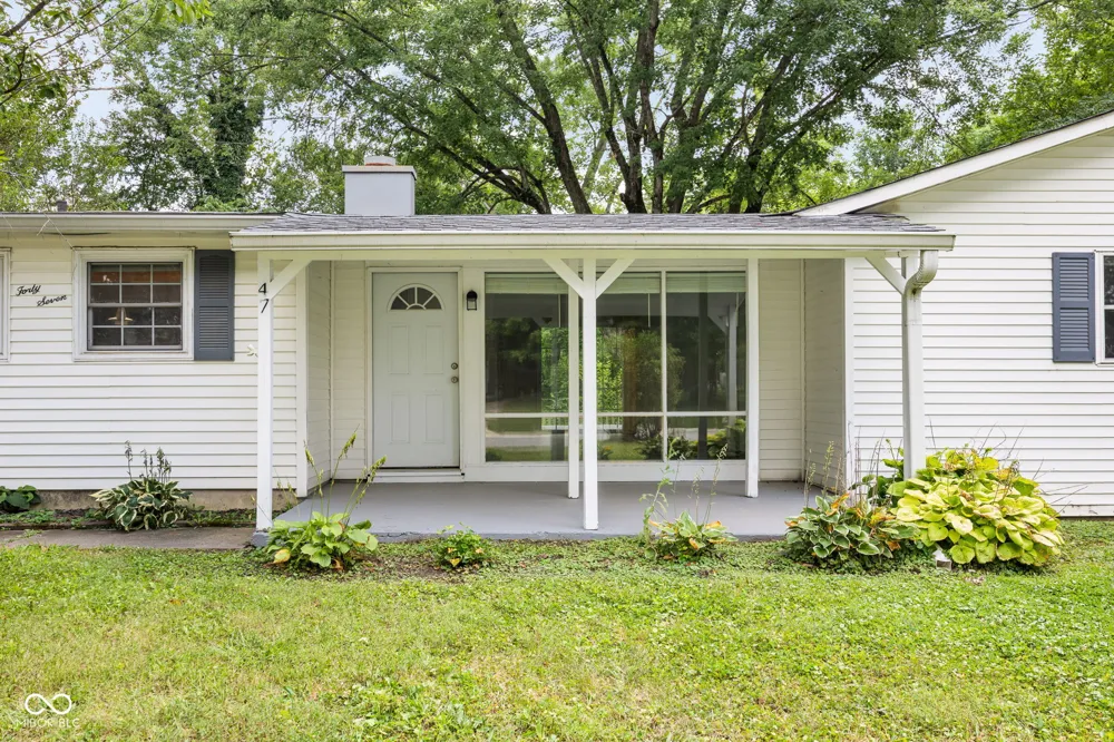 47 Brookside Drive Whiteland, IN 46184