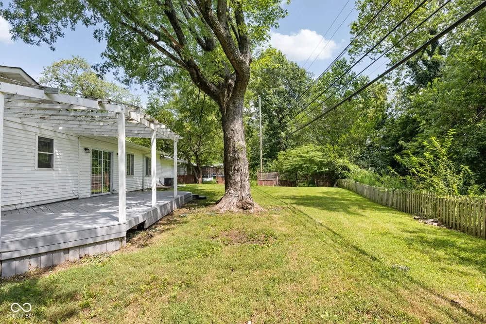 47 Brookside Drive Whiteland, IN 46184
