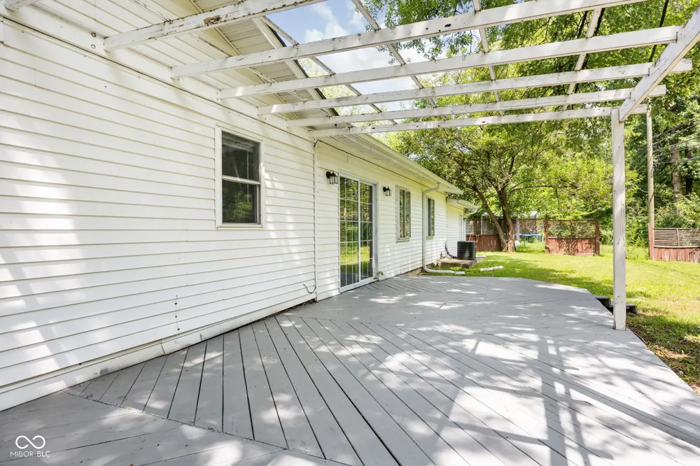 47 Brookside Drive Whiteland, IN 46184