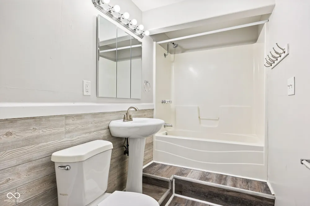 47 Brookside Drive Whiteland, IN 46184